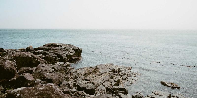 赛博朋克科技守护家庭安全：舒尔茨钥匙ID如何用反向寻车与人员清点重塑应急疏散